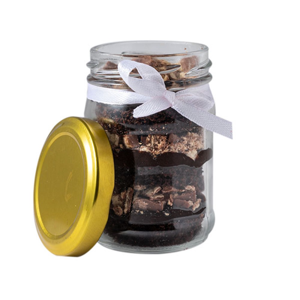 Kit Kat Jar Cake