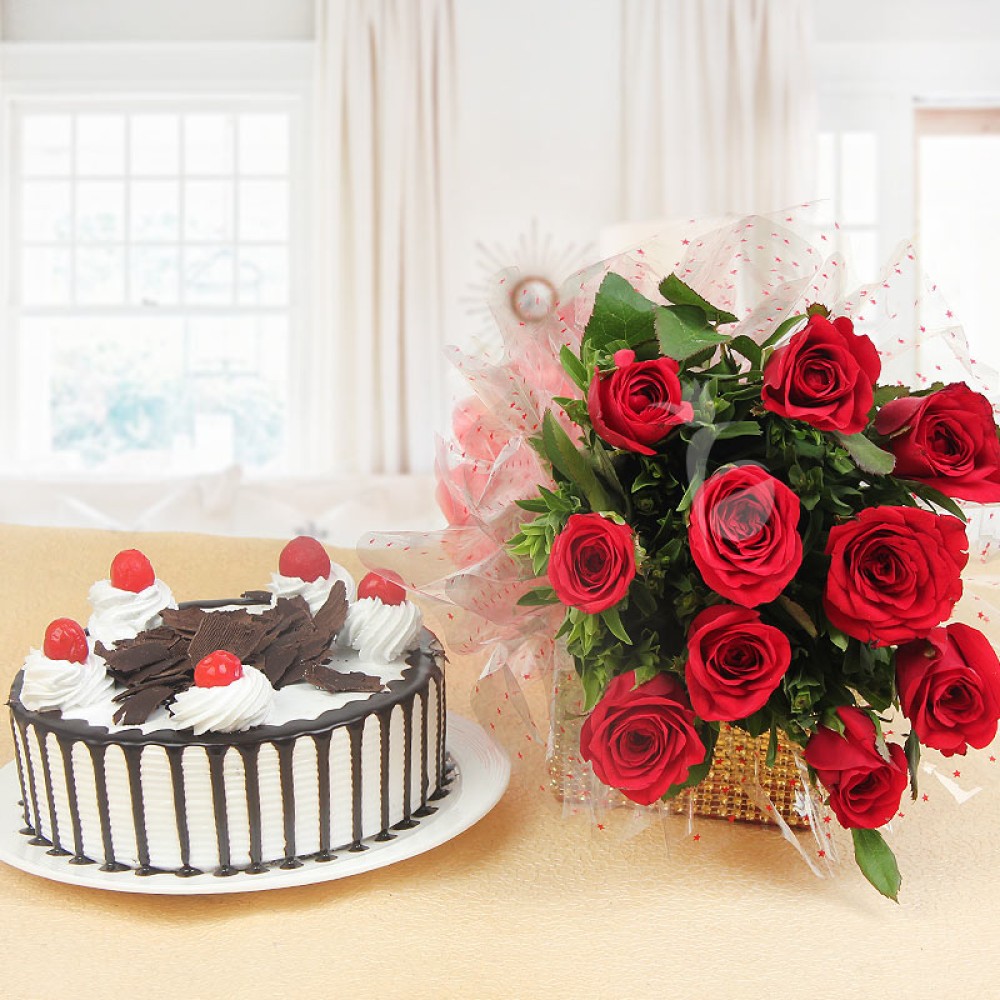 Blace forset Cake With Red Roses