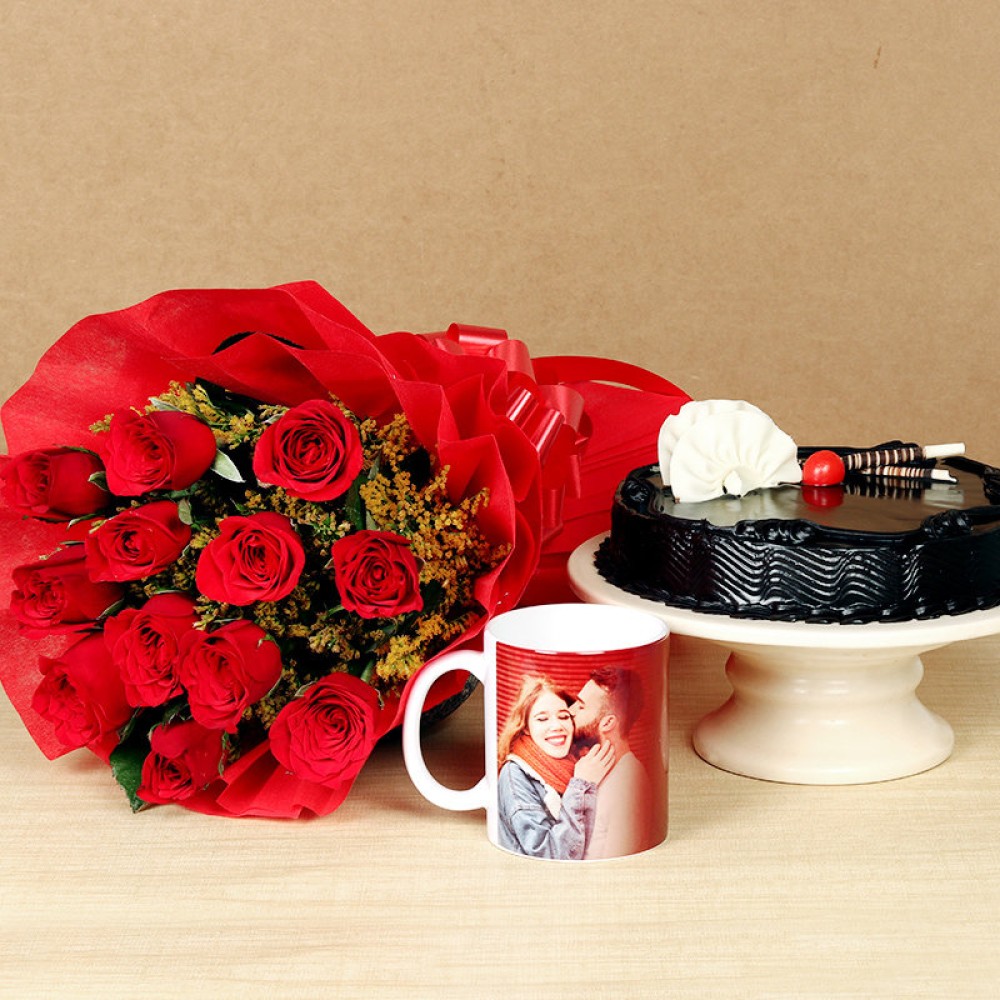 Red Roses With Caocolate Cake